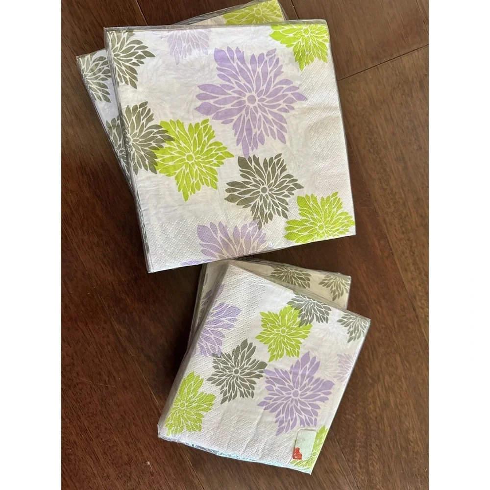 Target Paper Floral Burst (2) Beverage; (2) Lunch Napkins NEW NOS 2003 purple